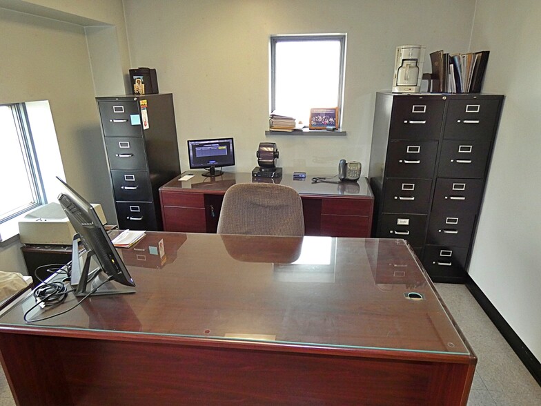 More Photos Of 70 N Gates Ave, Buffalo Truck Terminal For Lease