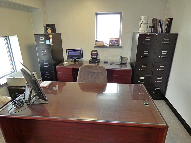 More Photos Of 70 N Gates Ave, Buffalo Truck Terminal For Lease
