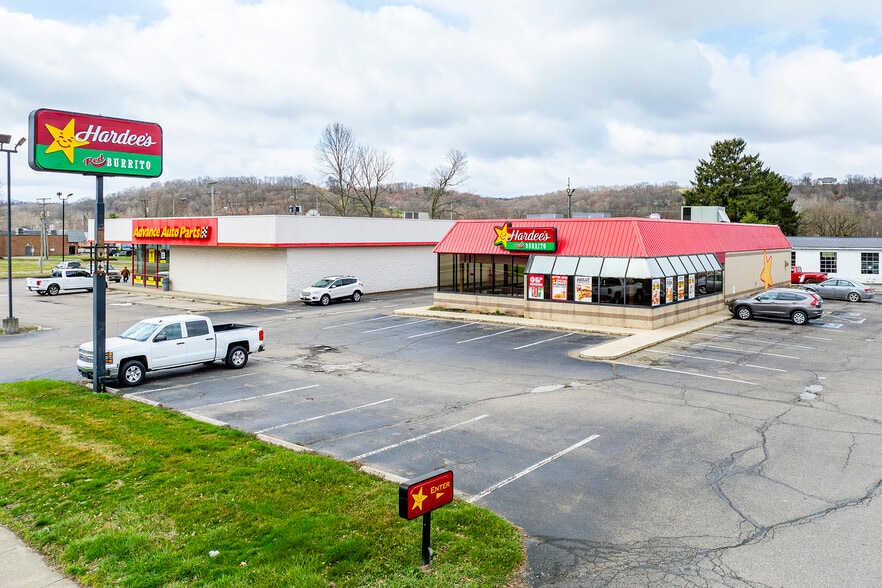 More Photos Of 300-499 Downtowner Plz, Coshocton General Retail For Sale