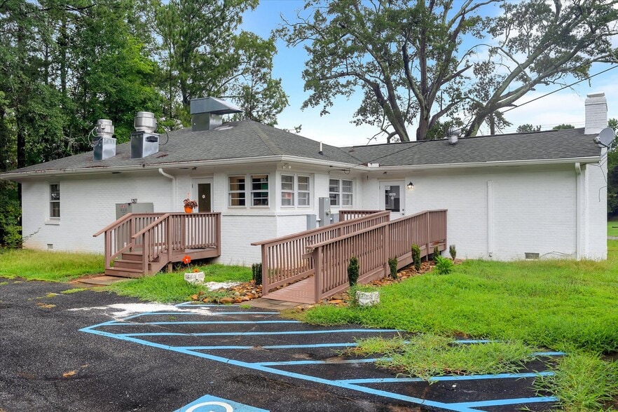 More Photos Of 323 W Georgia Rd, Simpsonville Restaurant For Lease