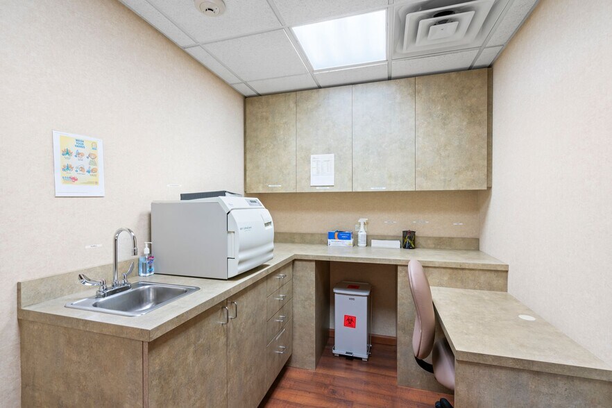 More Photos Of 29 Green St, Huntington Medical For Sale