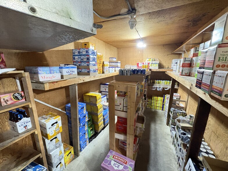 More Photos Of 346 W 2nd St, Winner General Retail For Sale