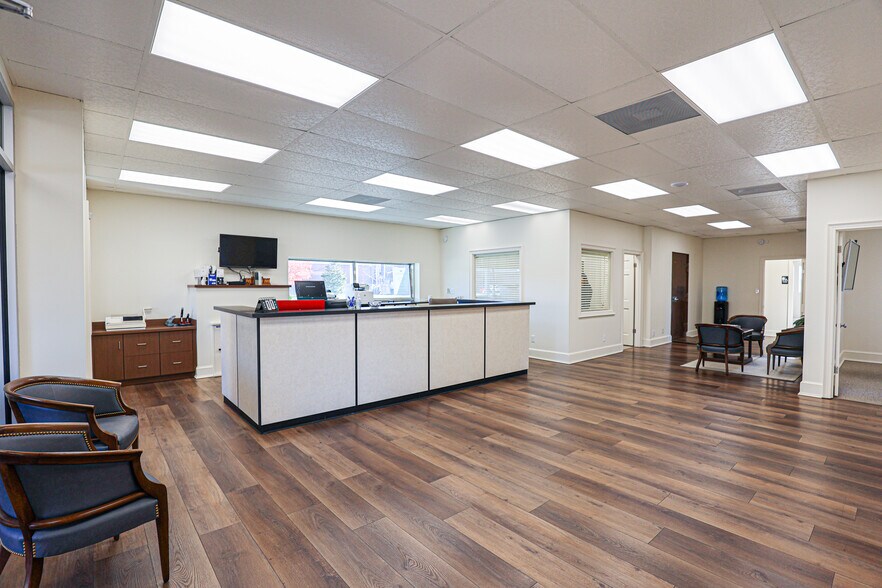 More Photos Of 630 Jefferson St, Paducah Office For Sale