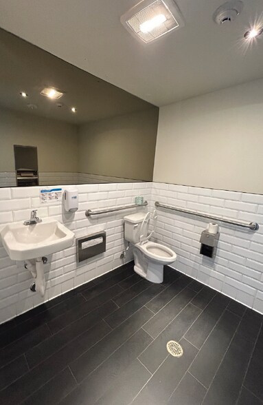 More Photos Of 8016 W 3rd St, Los Angeles Restaurant For Lease