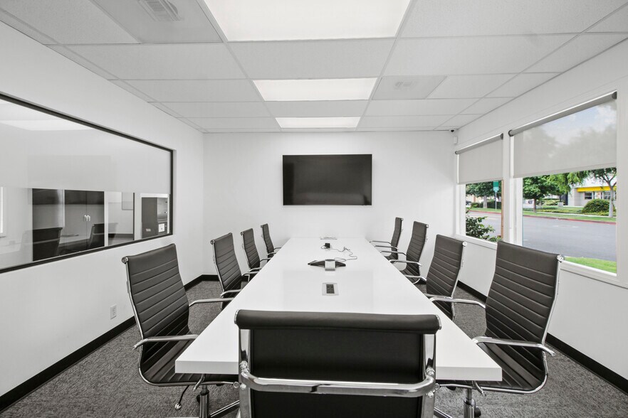 More Photos Of 1415-1441 Gardena Ave, Glendale Warehouse For Lease