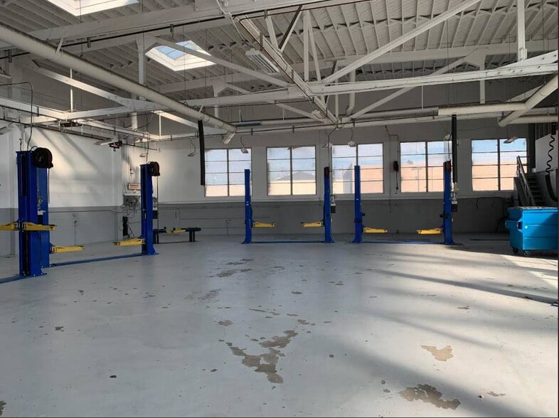 More Photos Of 790 N San Mateo Dr, San Mateo Auto Dealership For Lease