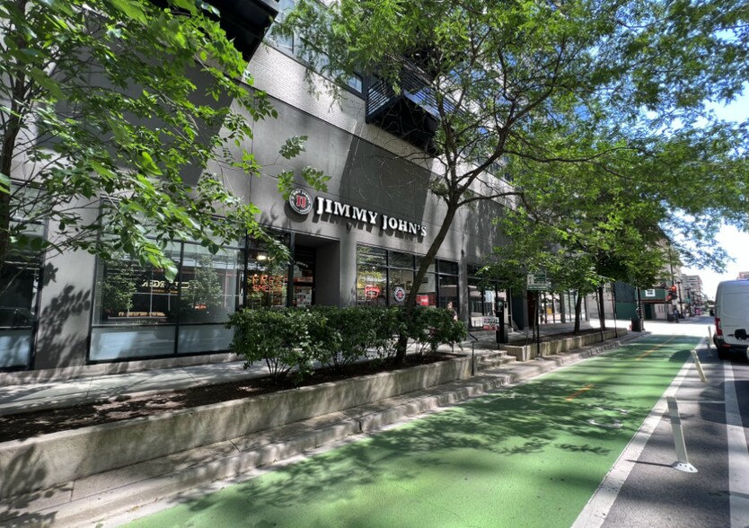 More Photos Of 130 S Canal St, Chicago Apartments For Lease