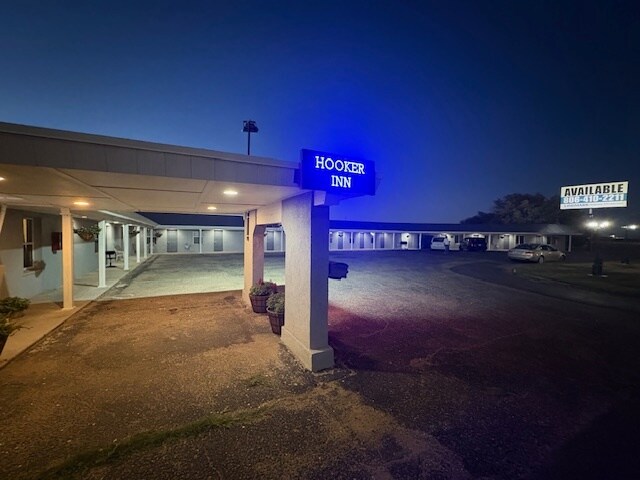 More Photos Of 710 US-54 Hwy, Hooker Hotel For Sale