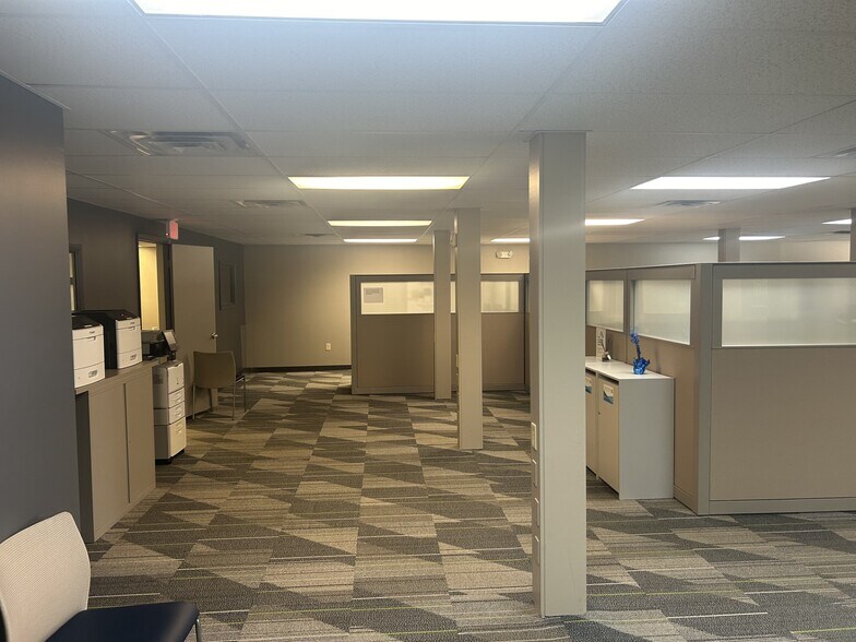 More Photos Of 2413 Crill Ave, Palatka Office For Sale