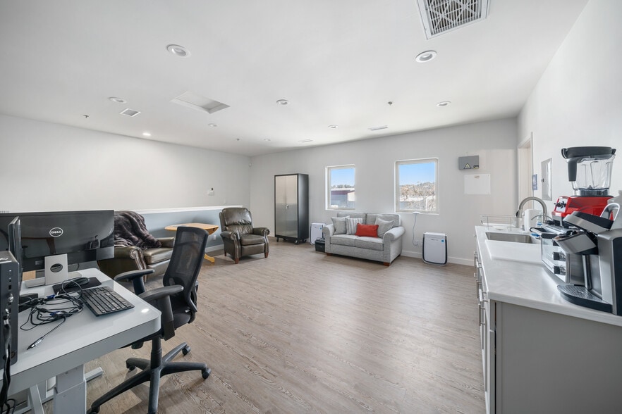 More Photos Of 1400 Railroad St, Paso Robles Office For Lease