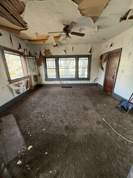 More Photos Of 569 E Church St, Marion Apartments For Sale