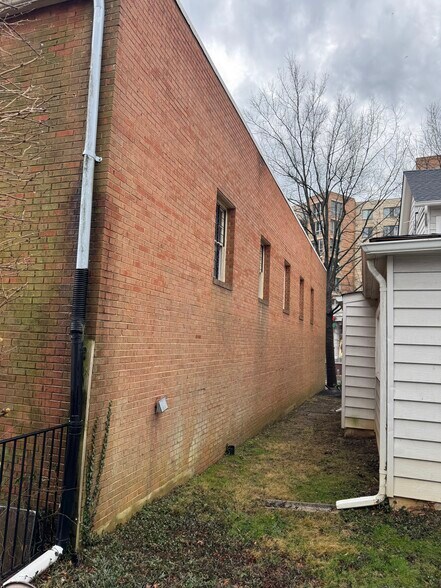 More Photos Of 248-252 W Broad St, Falls Church Storefront Retail Office For Lease