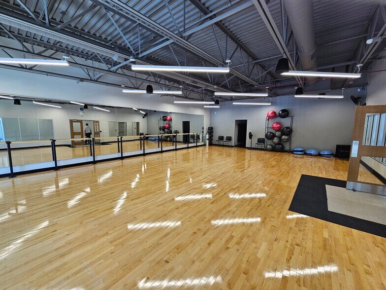 More Photos Of 5031 Delhi Rd, Cincinnati Schools For Lease