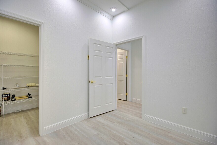 More Photos Of 2153 US Highway 27 S, Sebring Office For Sale