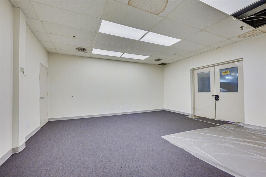 More Photos Of 3461 S Clinton Ave, South Plainfield Manufacturing For Lease