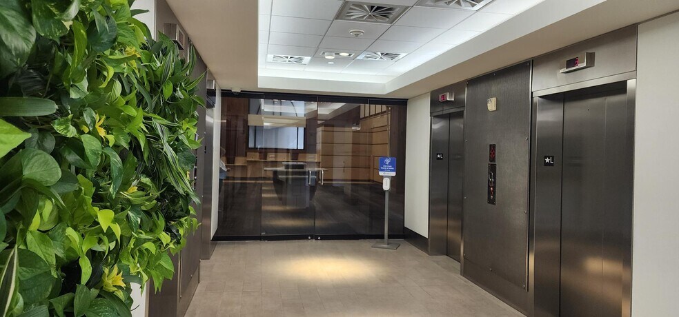 More Photos Of 101 N Main St, Greenville Office Residential For Lease