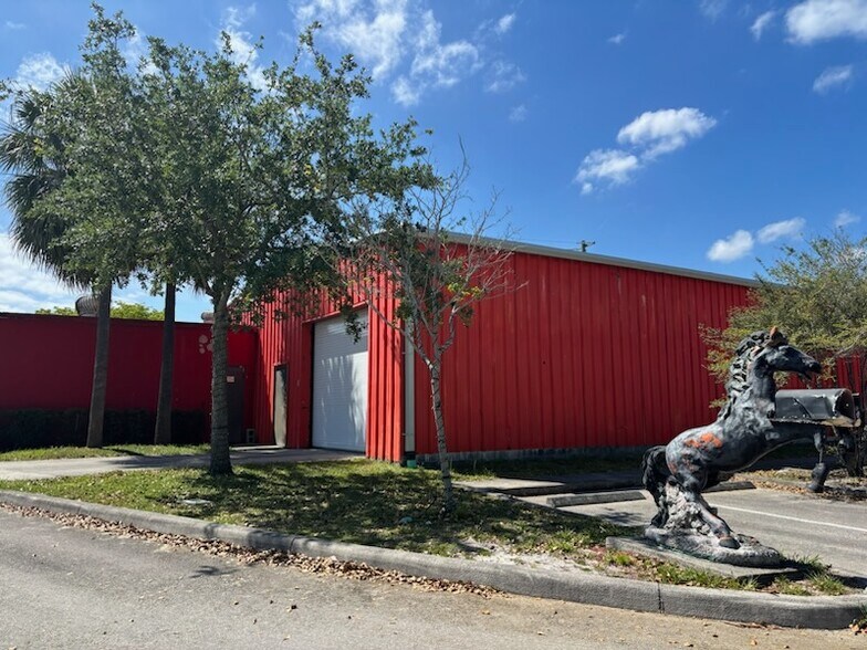 More Photos Of 1820 NW 21st St, Pompano Beach Warehouse For Lease