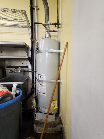 More Photos Of 3251-3255 Beverly Blvd, Los Angeles Freestanding For Sale