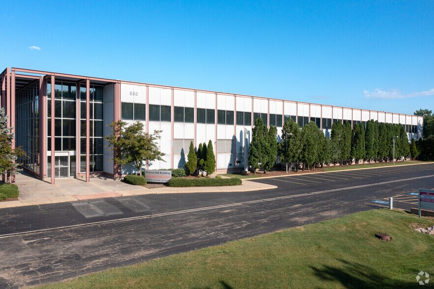 More Photos Of 540 W Northwest Hwy, Barrington Unknown For Lease