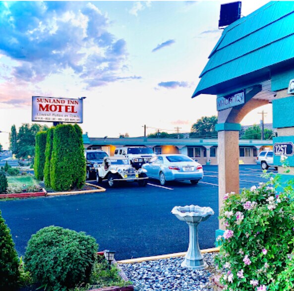 More Photos Of 1257 Basin St SW, Ephrata Hotel For Sale