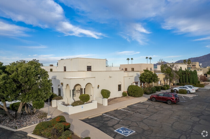Primary Photo Of 5300 E Erickson Dr, Tucson Medical For Lease