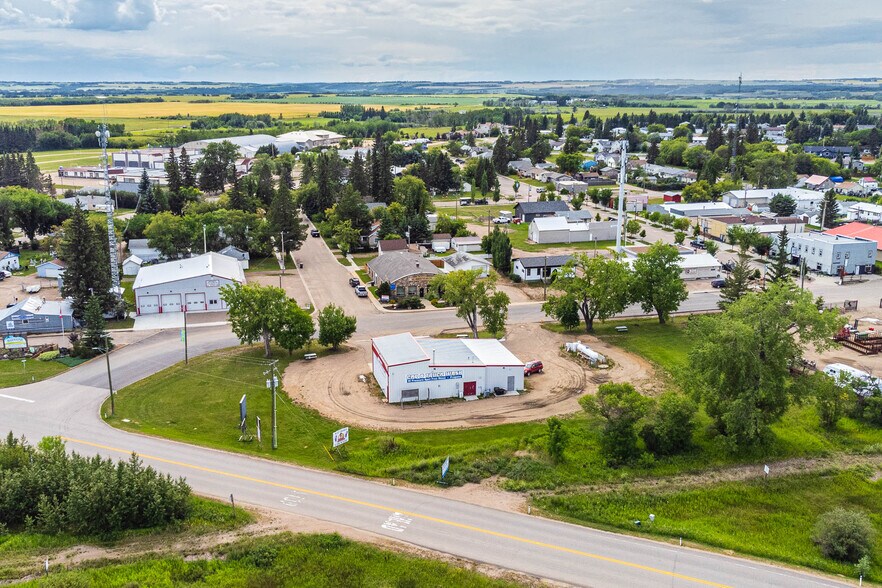 More Photos Of 20 Railway Av S, Marwayne General Retail For Sale