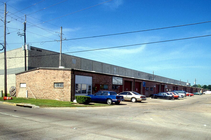 More Photos Of 1919 W Sam Houston Pky N, Houston Manufacturing For Lease