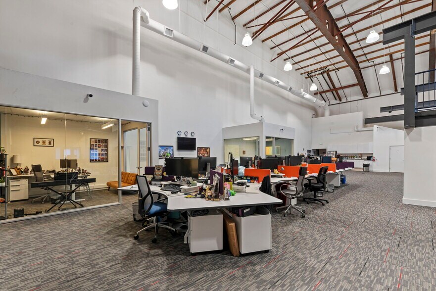 More Photos Of 850 Hampshire Rd, Westlake Village Office For Lease