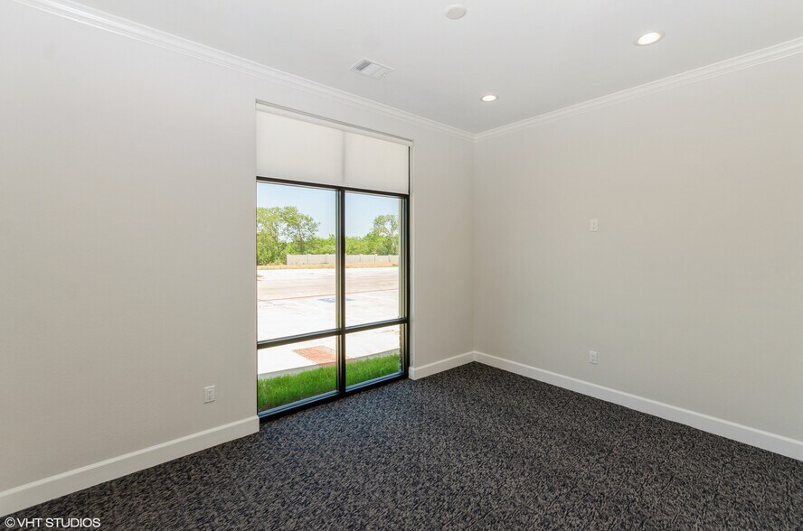 More Photos Of 3801 N Central Expy, McKinney Medical For Sale