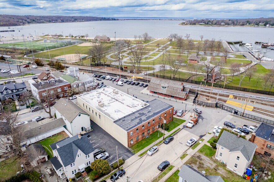 More Photos Of 69 Hamilton Ave, Oyster Bay Office For Sale