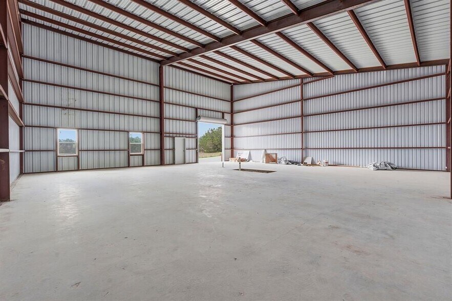More Photos Of 10200 Darden Hill Rd, Austin Flex For Sale