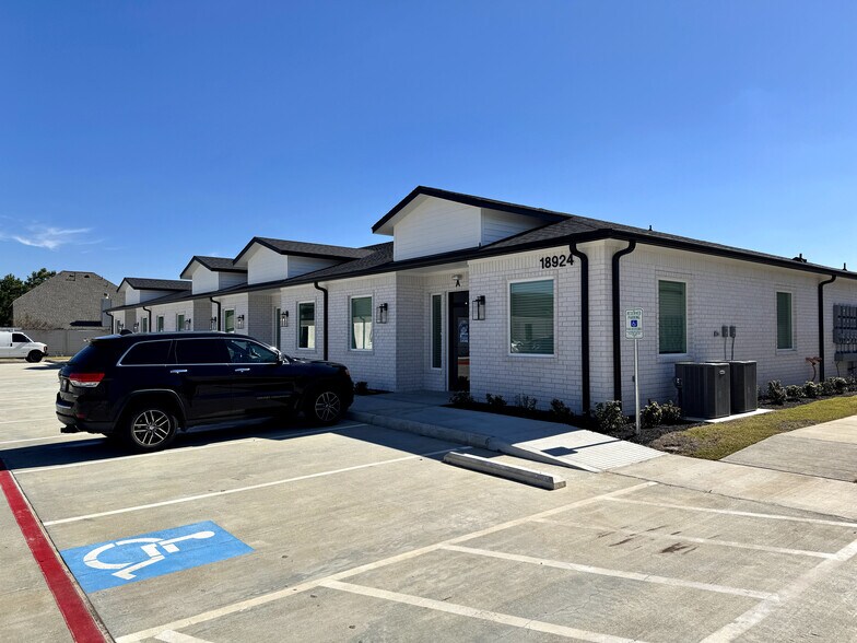 More Photos Of 18920 Kuykendahl Rd, Spring Office For Sale