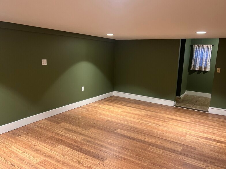 More Photos Of 119 Wesley (605 Miller) St, Silverton Apartments For Sale