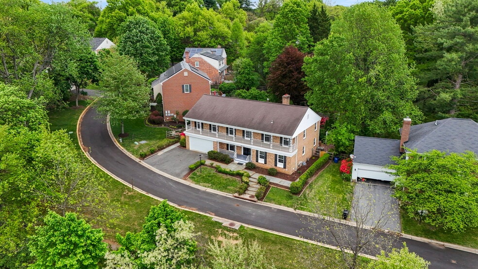 More Photos Of 9725 Lookout Pl, Gaithersburg Healthcare For Sale