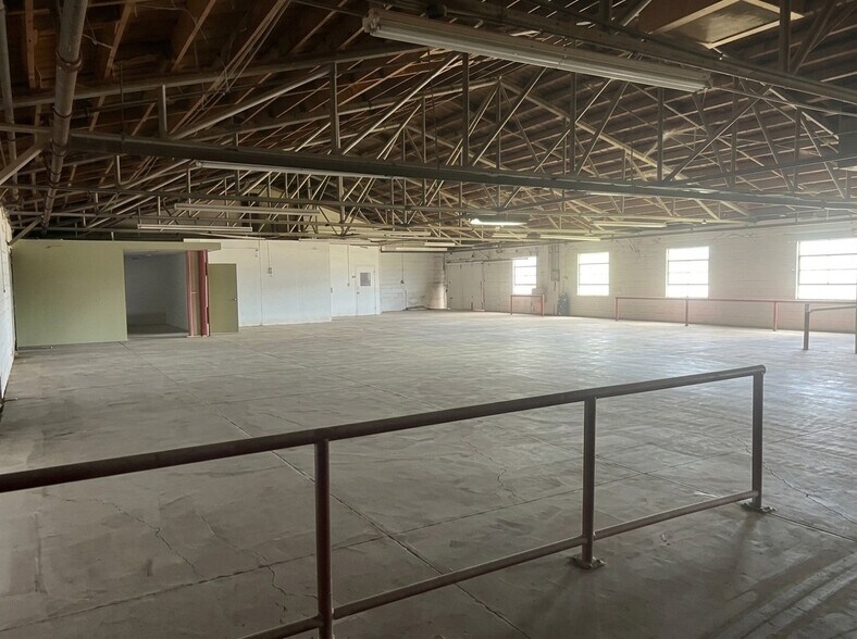 More Photos Of 440 Frankston St, Jacksonville Warehouse For Sale