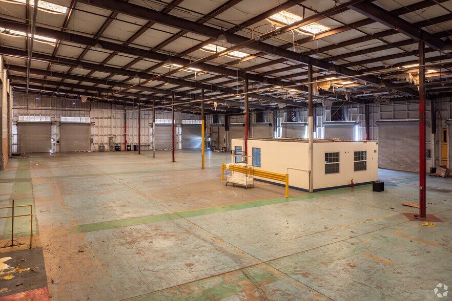 More Photos Of 5407 NW 44th Ave, Ocala Manufacturing For Sale