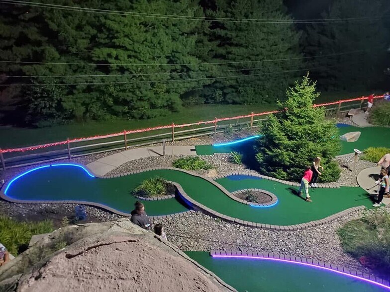 More Photos Of 4565 Spring Hill Dr, Schnecksville Amusement Park For Sale