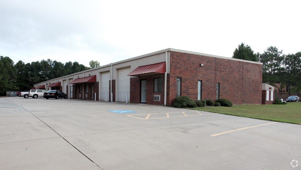 More Photos Of 1025 Nine North Dr, Alpharetta Warehouse For Lease