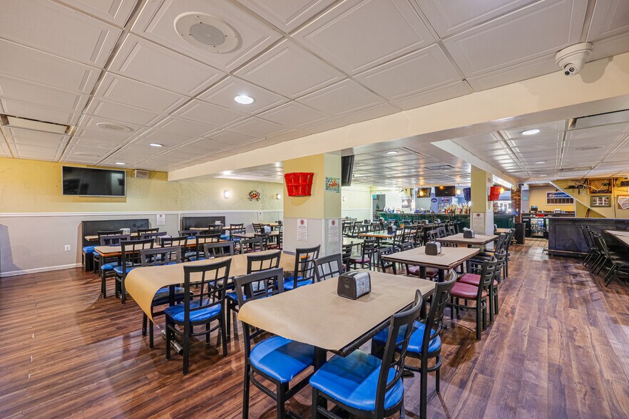 Primary Photo Of 7100 Sollers Point Rd, Baltimore Restaurant For Sale
