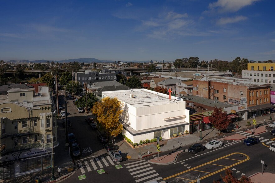 More Photos Of 2505 Telegraph Ave, Oakland Specialty For Sale