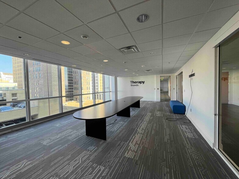 More Photos Of 2 20th St N, Birmingham Office For Lease