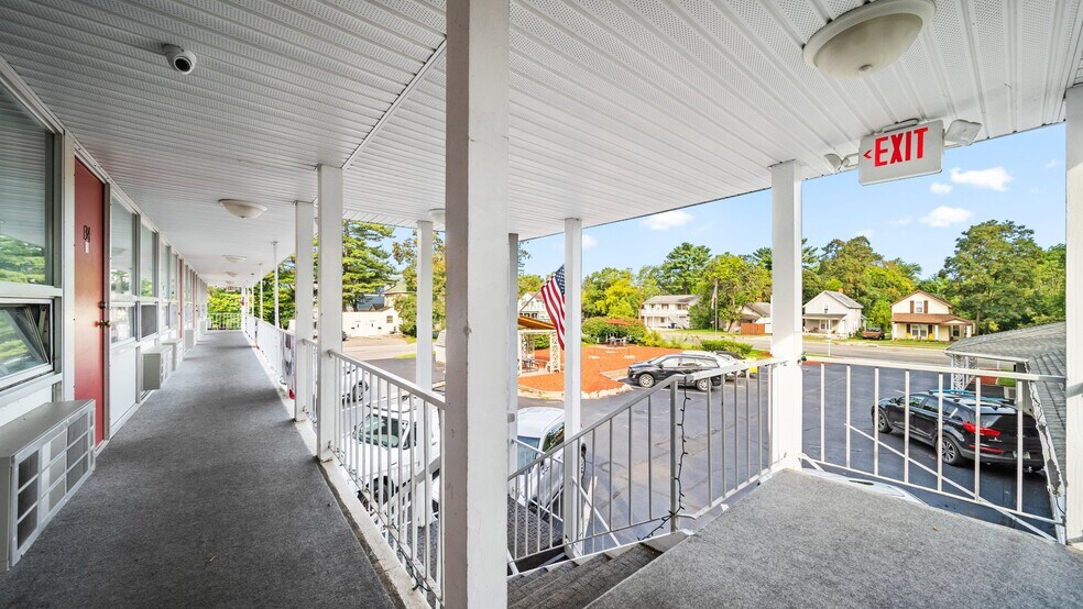 More Photos Of 1010 E Front St, Traverse City Hotel For Sale