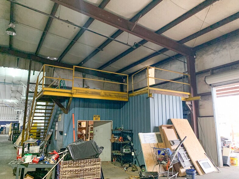More Photos Of 315 E Ridgely St, Atmore Warehouse For Sale
