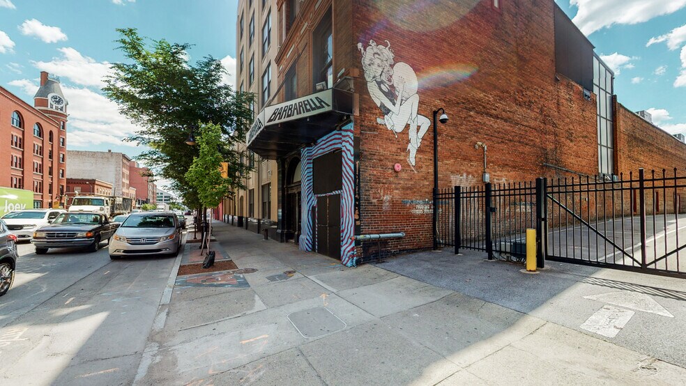 More Photos Of 116 E Main St, Louisville Bar For Sale