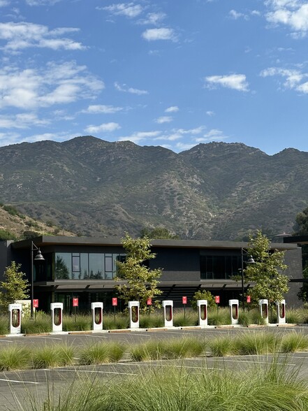 More Photos Of 23465 Civic Center Way, Malibu Unknown For Lease