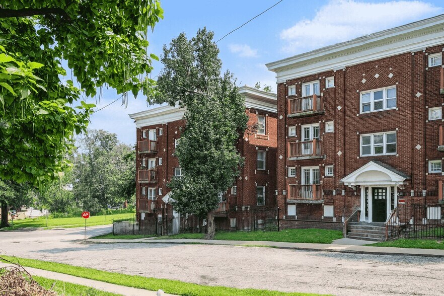 More Photos Of 3113-3123 Thompson Ave, Kansas City Apartments For Sale