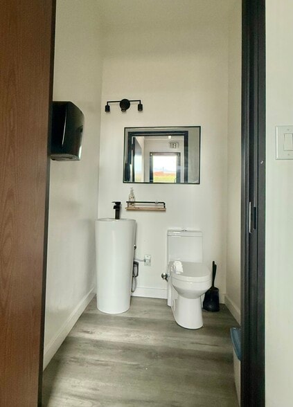 More Photos Of 215-219 E Las Tunas Dr, San Gabriel Storefront Retail Office For Lease