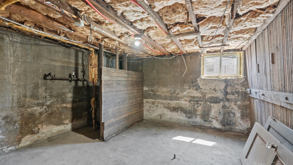 More Photos Of 393 Waterman Ave, East Providence Apartments For Sale