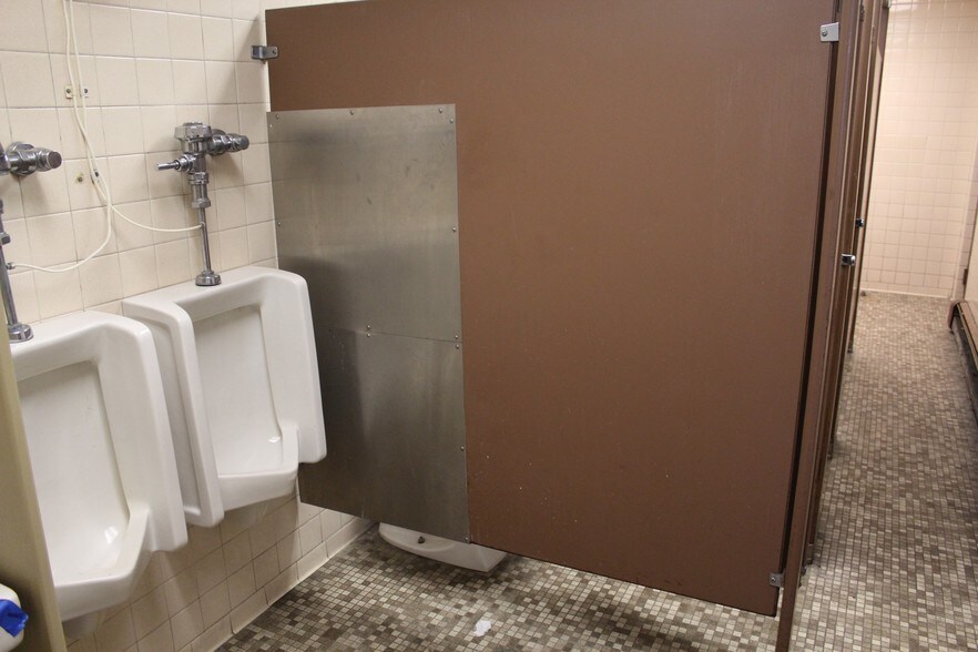 More Photos Of 700 Nepperhan Ave, Yonkers Warehouse For Sale