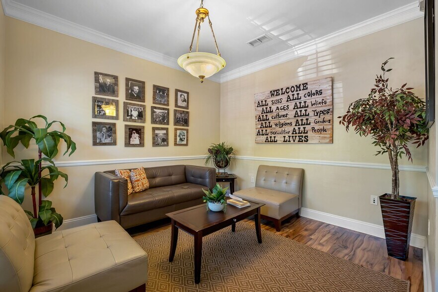 More Photos Of 2888 Mahan Dr, Tallahassee Medical For Lease